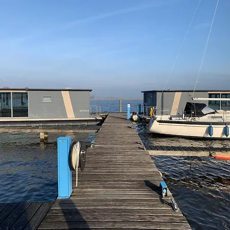Houseboat Aan Het Water | 4 Personen * Uitgeest