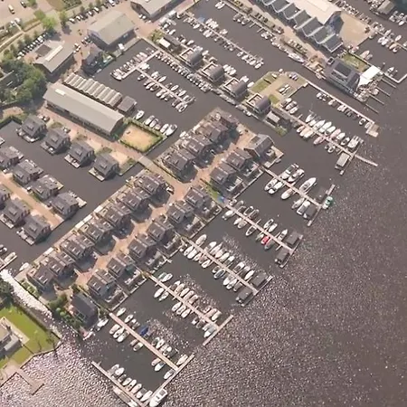 Holiday home Houseboat Uitgeest