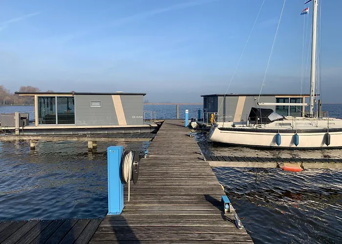 Houseboat * Uitgeest