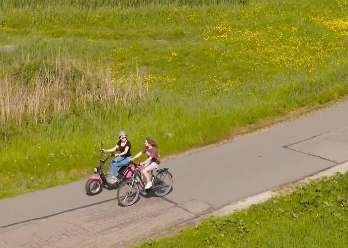 Houseboat * Uitgeest