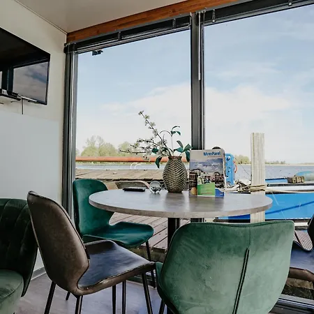 Houseboat Aan Het Water | 4 Personen Uitgeest