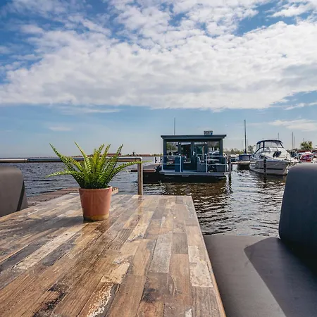Houseboat Aan Het Water | 4 Personen *